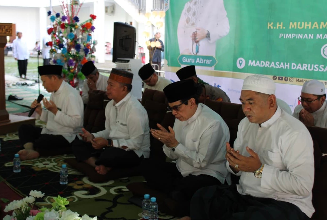Ribuan Jamaah Hadiri Maulid Nabi di Madrasah Darussalam, Santri Didorong Jadi Generasi Berkarakter