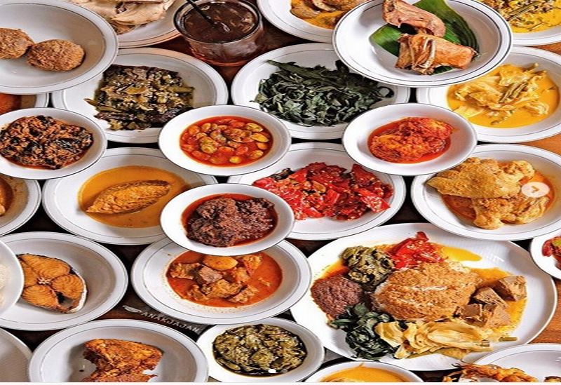 Ternyata Ini Sosok Pemilik Rumah Makan Padang Terkenal Pagi Sore, Viral Diboikot Turis Malaysia : Okezone Economy