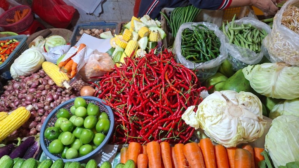 Harga Pangan Hari Ini: Bawang, Beras, Cabai hingga Daging Naik : Okezone Economy