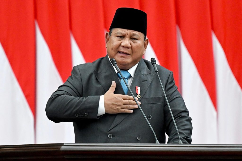 Prabowo Ungkap Alasan Gaji Guru Masih Kecil, Rp5.500 Triliun Mengalir ke Luar Negeri : Okezone Economy