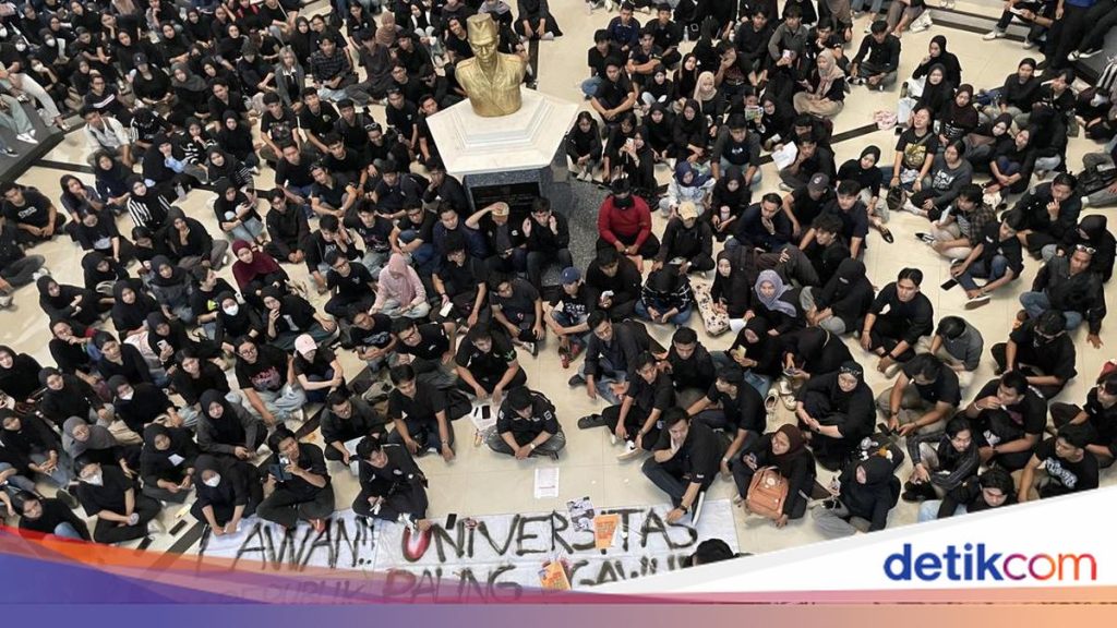 Desak Pengusutan Kasus Kekerasan Seksual, Mahasiswa UPN Jogja Geruduk Rektorat