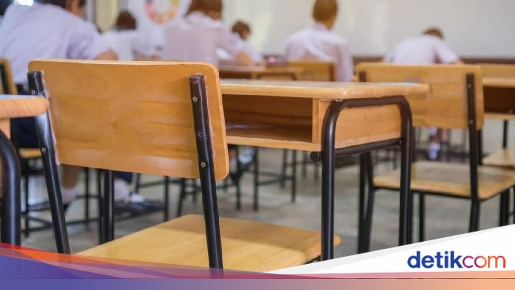 Viral 2 Bocah Ngamuk dan Rusak Barang di SD Batang Jateng