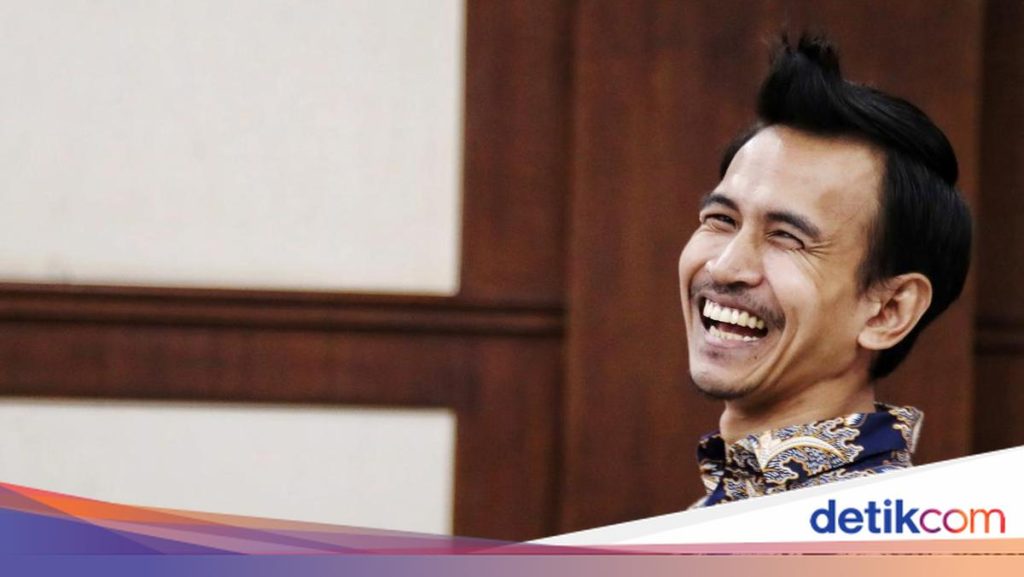 Dalih Tersinggung Ucapan ke Teman Wanita Bikin Adam Deni Pamer Airsoft Gun