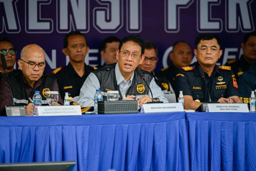 Dirjen Bea Cukai Sebut Baju Bekas Ilegal dari China hingga Korea : Okezone Economy