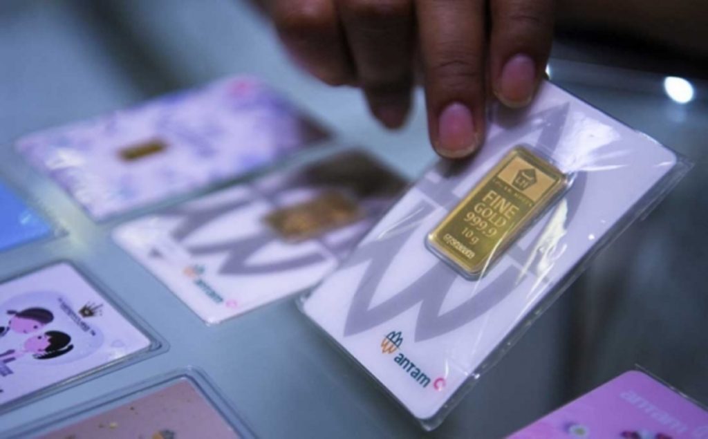 Harga Emas Antam Hari Ini Turun Rp24.000, Buyback Anjlok Rp92.000! : Okezone Economy
