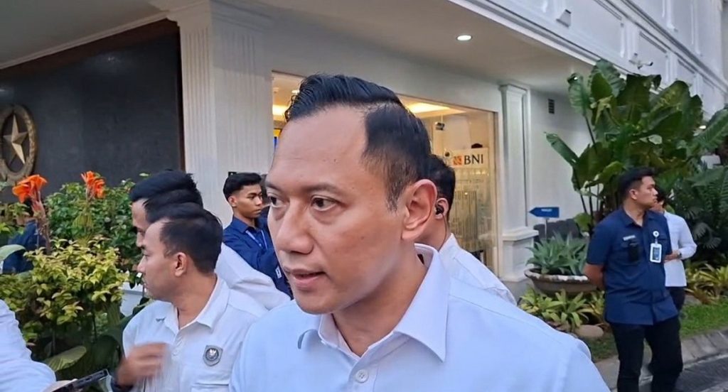 4 Fakta Prabowo Tunjuk AHY Gantikan Luhut sebagai Ketua Komite Kereta Cepat Jakarta-Bandung : Okezone Economy