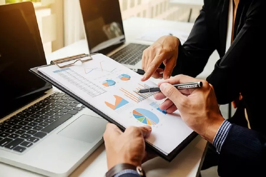 OJK Hentikan Universal Peak dan Bafi Group Terkait Investasi Ilegal-Gagal Bayar Pinjol : Okezone Economy