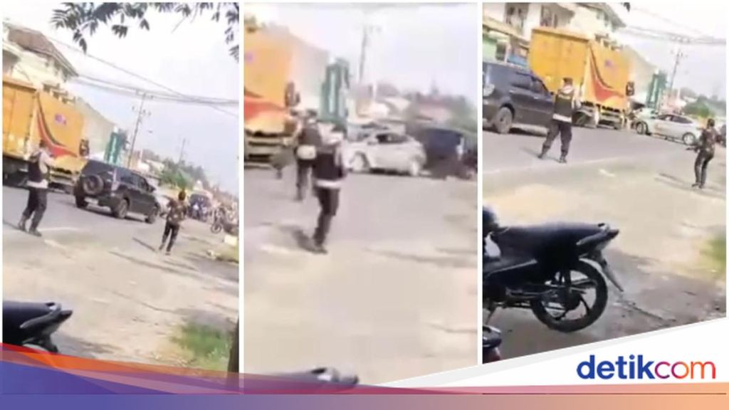 Mobil Pengedar Narkoba di Lampung Tabrak Barikade Polisi, Kapolsek Terpental