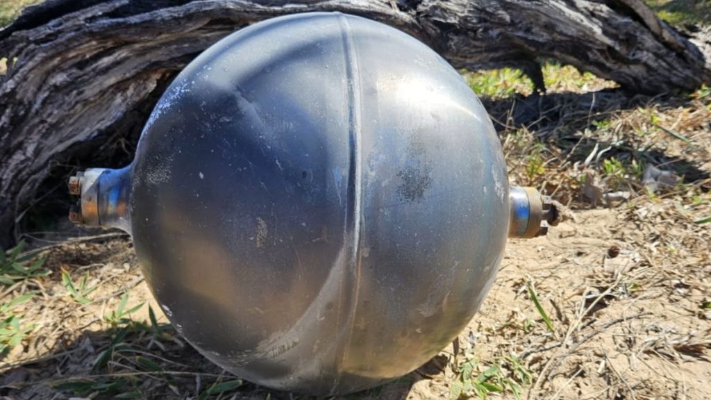 ‘Bola Misterius’ Terdampar di Pantai Australia, Pakar Ungkap Faktanya