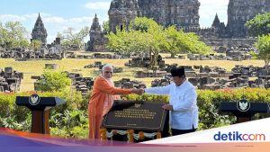 Momen Hangat Prabowo dan Modi di Candi Prambanan