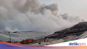 TPA Jatiwaringin Masih Kebakaran, Pemadaman Dilanjutkan di Hari Ketiga