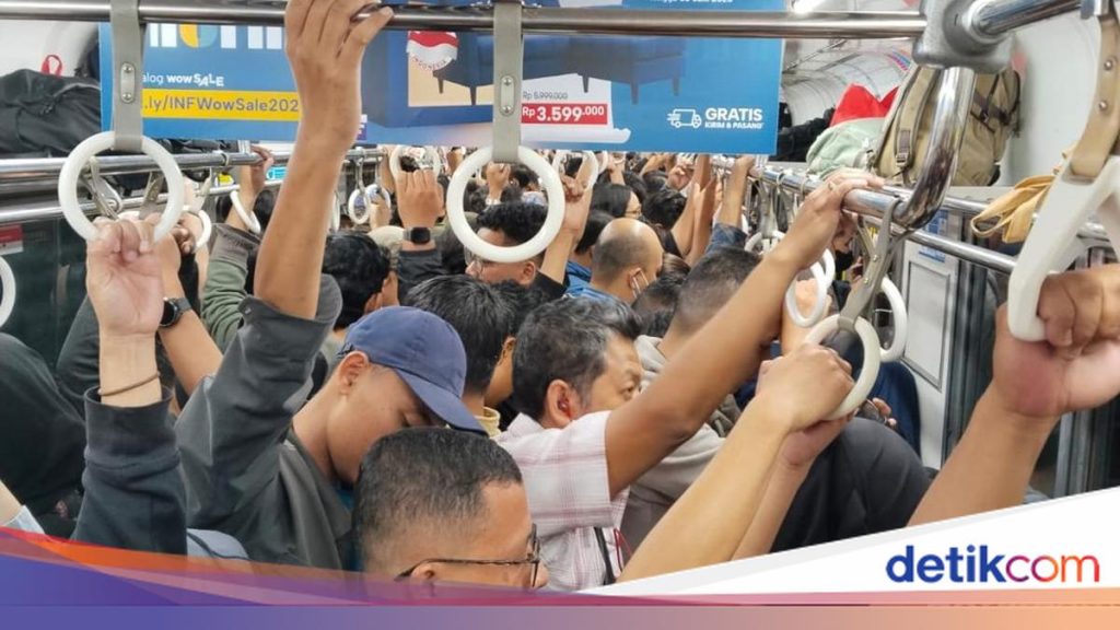 Sempat Tertahan Sebelum Stasiun UP, KRL Red Line Kembali Normal